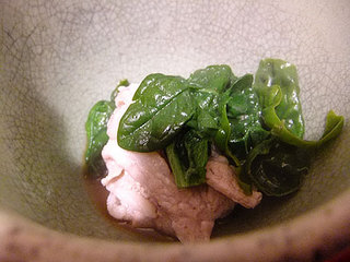 大地を守る会のほうれん草と豚肉スライスで常夜鍋完成